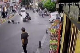 Fatihte skuterla motosiklet çarpıştı 2 yaralı