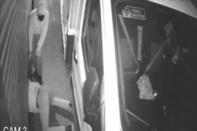 Fatih'te sürünerek mağazaya giren hırsızlar kamerada 16 Fatihte sürünerek mağazaya giren hırsızlar kamerada