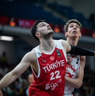 Fenerbahçe Beko, Yiğit Hamza Mestoğlu’nu kadrosuna kattı 2 Fenerbahçe Beko Yiğit Hamza Mestoğlunu kadrosuna kattı