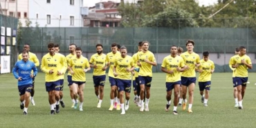 Fenerbahçe, Gaziantep FK maçının hazırlıklarına ara vermeden başladı 24 Fenerbahçe Gaziantep FK maçının hazırlıklarına ara vermeden başladı
