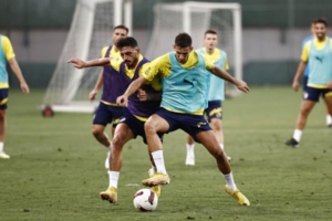 Fenerbahçe günü çift antrenmanla tamamladı