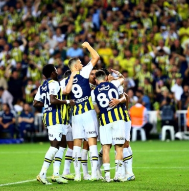 Fenerbahçe tur perdesini araladı