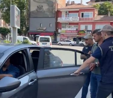 FETÖ hükümlüsü eski polis, yol kontrolünde yakalandı 2 FETÖ hükümlüsü eski polis yol kontrolünde yakalandı