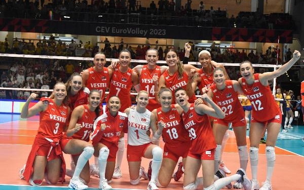 Filenin Sultanları, Avrupa Şampiyonası'na galibiyetle başladı 1 Filenin Sultanları Avrupa Şampiyonasına galibiyetle başladı