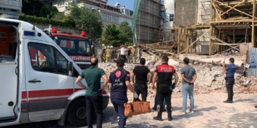 Fotoğraflar Kuruçeşmede çökme itfaiye 1 kişiyi arıyor