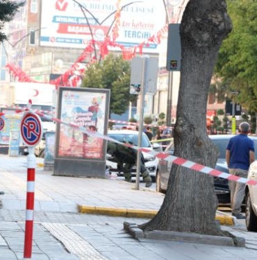 Fünye ile patlatılan şüpheli kutudan defter- kitap çıktı