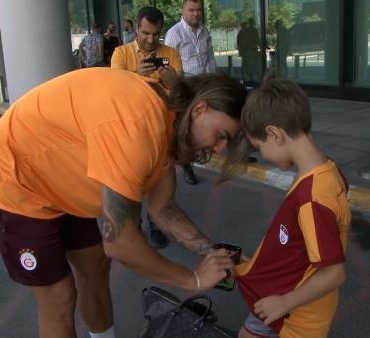 Galatasaray kafilesi Slovenyaya gitti