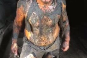 Geleneği o başlatmıştı; kıyafetlerini yırtıp yağa buladılar 35 Geleneği o başlatmıştı kıyafetlerini yırtıp yağa buladılar