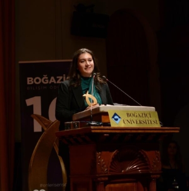 Genç mezunlardan üniversite tercihi yapacak adaylara öneriler