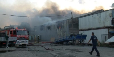 (Geniş haber) Ataşehir'de iş yerinin deposunda çıkan yangın söndürüldü 32 Geniş haber Ataşehirde iş yerinin deposunda çıkan yangın söndürüldü