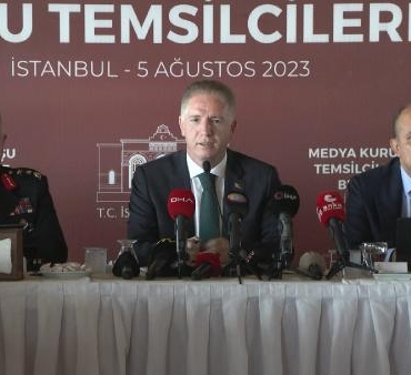 Geniş haber İstanbul Valisi Gül Esenyurtta suç oranı geçen seneye göre yüzde 9 azalmış durumda