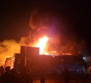 Geniş haber Sarıyerde atık depolama tesisinde yangın