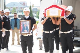 Gölcük Kaymakamı Özdemir için valilikte tören 23 Gölcük Kaymakamı Özdemir için valilikte tören