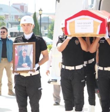 Gölcük Kaymakamı Özdemir için valilikte tören