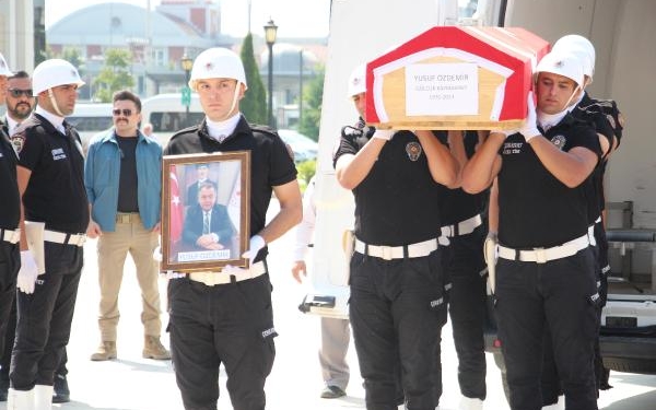 Gölcük Kaymakamı Özdemir için valilikte tören