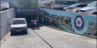 Gözaltındaki rapçiler adliyeye sevk edildi 40 Gözaltındaki rapçiler adliyeye sevk edildi