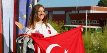 Göztepeli Defne dünyanın zirvesinde