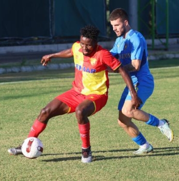 Göztepe'nin hazırlık maçındaki performansı tatmin etmedi 3 Göztepenin hazırlık maçındaki performansı tatmin etmedi