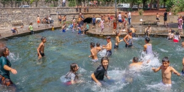 Güneydoğuda 40 derecenin üzerindeki sıcakta sokaklar boş kaldı