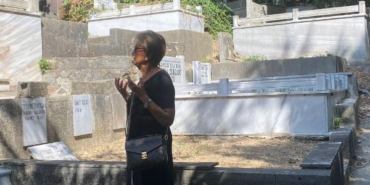 Güngör Uras vefatının 5. yılında mezarı başında anıldı 28 Güngör Uras vefatının 5 yılında mezarı başında anıldı