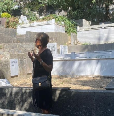 Güngör Uras vefatının 5 yılında mezarı başında anıldı