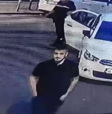 Güngören'deki kahvehane saldırısı: Aynı şüphelilerin daha önce düzenlediği iki saldırının görüntüleri ortaya çıktı 7 Güngören'deki kahvehane saldırısı: Aynı şüphelilerin daha önce düzenlediği iki saldırının görüntüleri ortaya çıktı