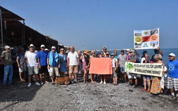 Güzelbahçe sahilinde 'Havlunu Kap Gel' eylemi 6 Güzelbahçe sahilinde Havlunu Kap Gel eylemi