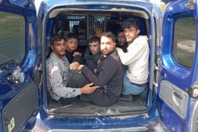 Hafif ticari araç ve taksi ile balık istifi göçmen kaçakçılığı