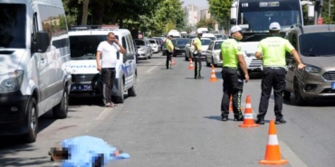 Hafif ticari aracın çarptığı yaya öldü