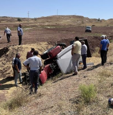 Hasat ettiği arpayı satışa götürürken kazada öldü