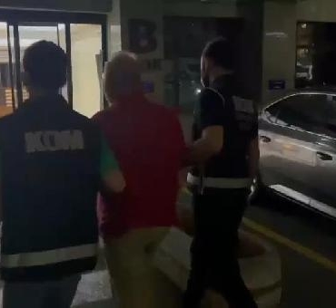 Hastalarından bıçak parası isteyen doktora gözaltı