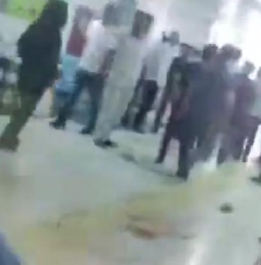 Hastanede silahlı kavga; 3 yaralı 10 Hastanede silahlı kavga 3 yaralı