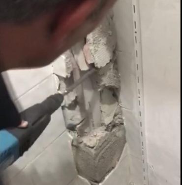 Havalandırma borusuna düşen 2 yavru kediyi itfaiye kurtardı 8 Havalandırma borusuna düşen 2 yavru kediyi itfaiye kurtardı