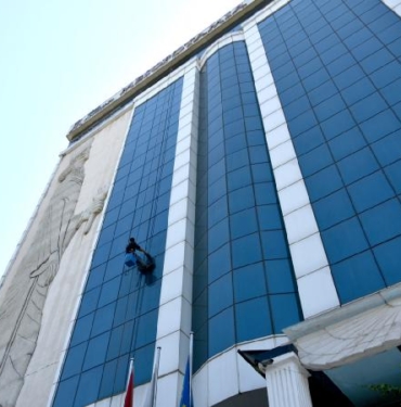 Hayatı bir ipin ucunda günde en az 2 bin lira kazanıyor