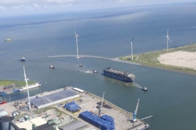 Hollandada yangın çıkan gemiden kurtarılan 20 Hintli mürettebat ülkesine döndü