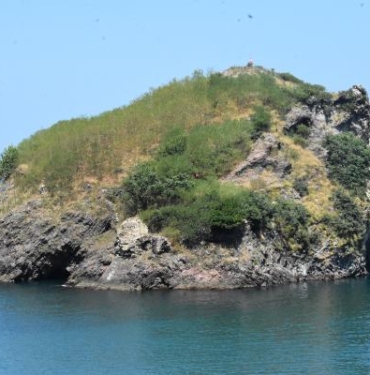 Hoynat Adası, yerli ve yabancı turistlerin ilgi odağı oldu 5 Hoynat Adası yerli ve yabancı turistlerin ilgi odağı oldu