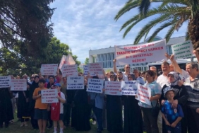 İBB önünde '4+1 araç istiyoruz' eylemi 19 İBB önünde '4+1 araç istiyoruz' eylemi