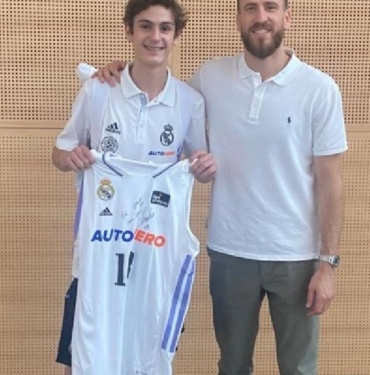 İbrahim Kutluayın oğlu Ömer Kutluay Real Madrid Basketbol Takımına transfer oldu