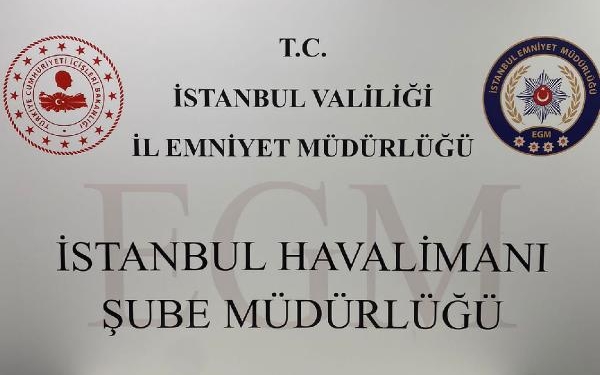 İranlı yolcunun iç çamaşırından pırlanta çıktı 6 İranlı yolcunun iç çamaşırından pırlanta çıktı