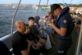 İstanbul polisinden tur ve eğlence teknelerine 'İstanbul Huzur' denetimi 21 İstanbul polisinden tur ve eğlence teknelerine İstanbul Huzur denetimi
