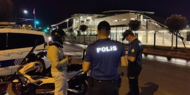 İstanbul'da motosiklet sürücülerine denetim 20 İstanbulda motosiklet sürücülerine denetim