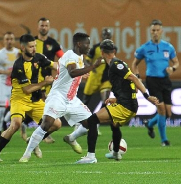 İstanbulspor - Kayserispor: 1-1 3 İstanbulspor - Kayserispor 1-1