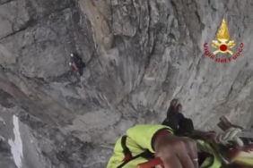 İtalyada 3 bin metrede mahsur kalan dağcılar böyle kurtarıldı