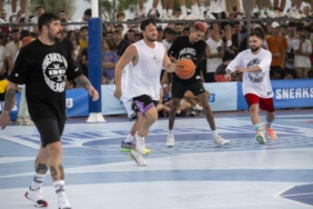 İzmirde basketbolseverler smaç gösterisinde buluştu