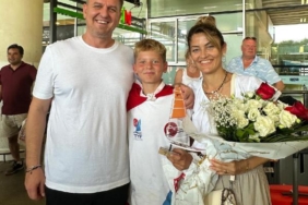 İzmirli sörfçü Sarp Şarlıdan büyük gurur