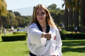 İzmirli tekvandocu kırık elle bronz madalya aldı