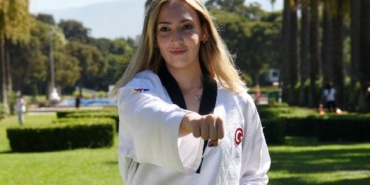 İzmirli tekvandocu kırık elle bronz madalya aldı