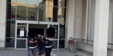 İzne gelen polis memurunu vurup öldüren şüpheli tutuklandı 12 İzne gelen polis memurunu vurup öldüren şüpheli tutuklandı