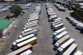 'Kaçak göçmenlere' karşı TIR'lara güvenlik kamerası kurdular 17 Kaçak göçmenlere karşı TIRlara güvenlik kamerası kurdular