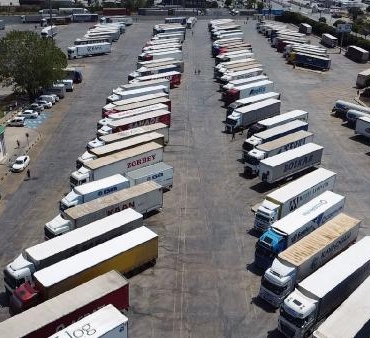 Kaçak göçmenlere karşı TIRlara güvenlik kamerası kurdular